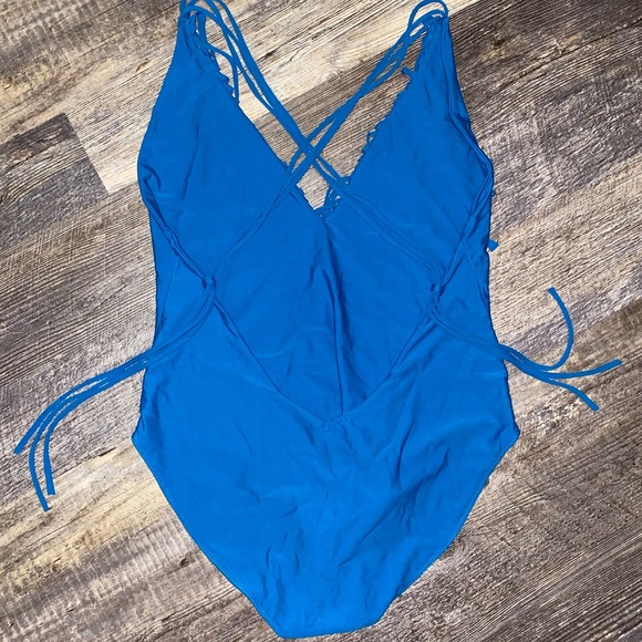 One piece - Picture 5 of 10